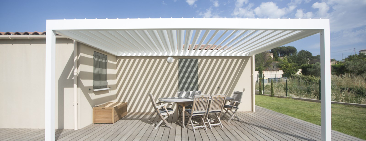 Pergola pour salon de jardin, pergola à lames orientables avec structure aluminium blanche